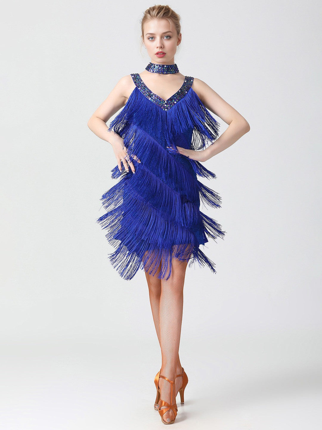 1920s Sequined Sleeveless Fringed Hem Dress �� a 1920s silhouette that turns sidewalks into runways