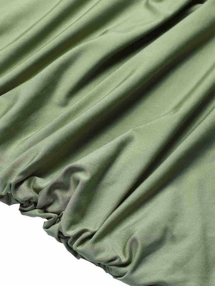 This 1930s Solid Square Neck Split Ruched Dress wraps her in 1930s elegance, one twirl at a time