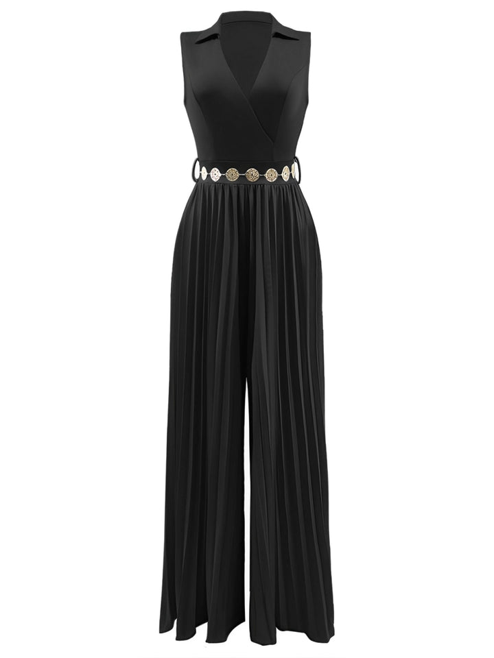 She finds her 1930s story in this 1930s V-Neck Lapel Pleated Wide-Leg Jumpsuit