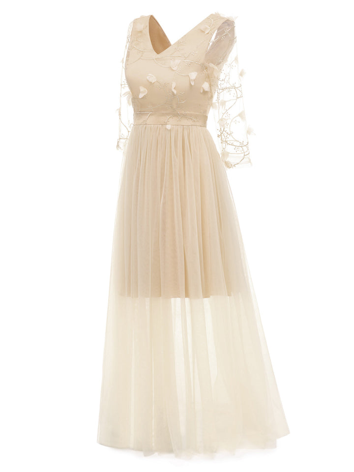 She slips into this 1940s Solid 3D Flowers Banquet Evening Dress and suddenly it&