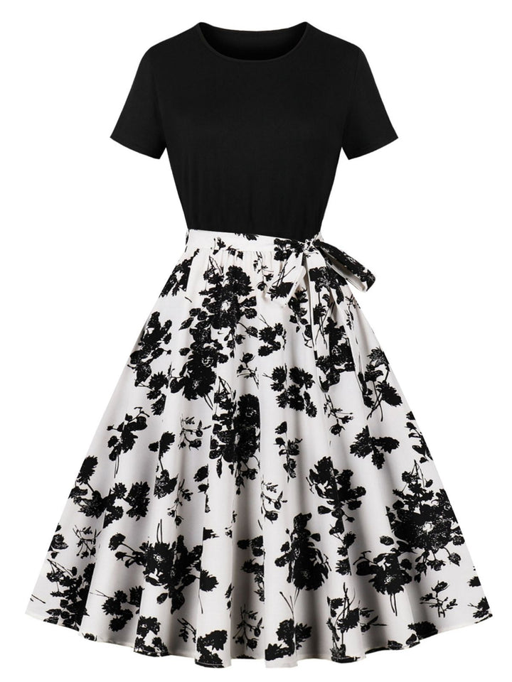 1950s Crew Neck Patchwork Swing Dress: where 1950s romance meets her modern spirit