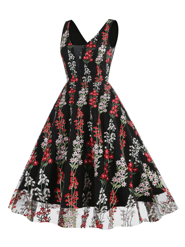 1950s Embroidered Floral V-Neck Swing Dress: timeless style reimagined