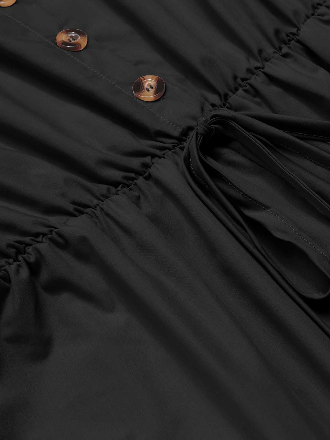 This 1950s Shirt Neck Lace-Up Solid Romper brings 1950s soul to her everyday