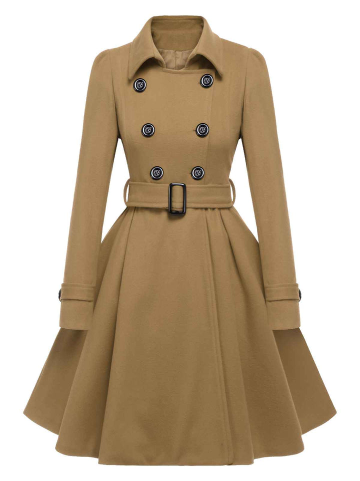 This 1950s Solid Color Lapel Slim Coat is her armor of 1950s elegance