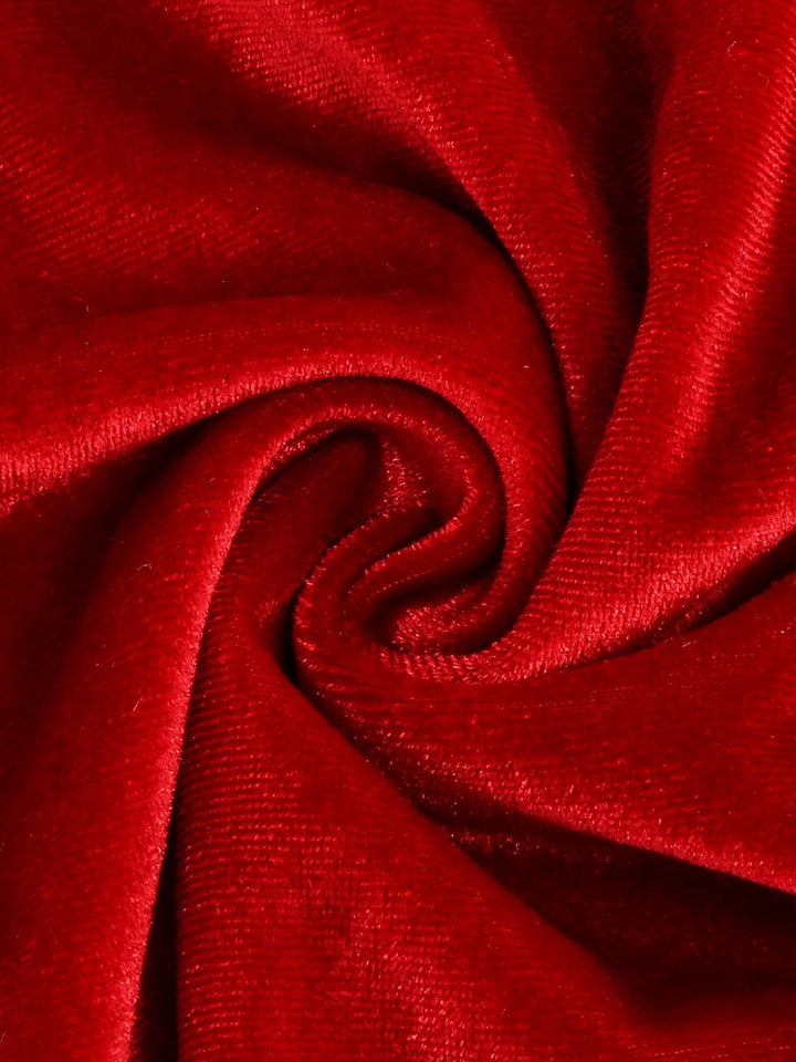 She slips into this 1950s Solid Square Neck Velvet Dress and suddenly it&