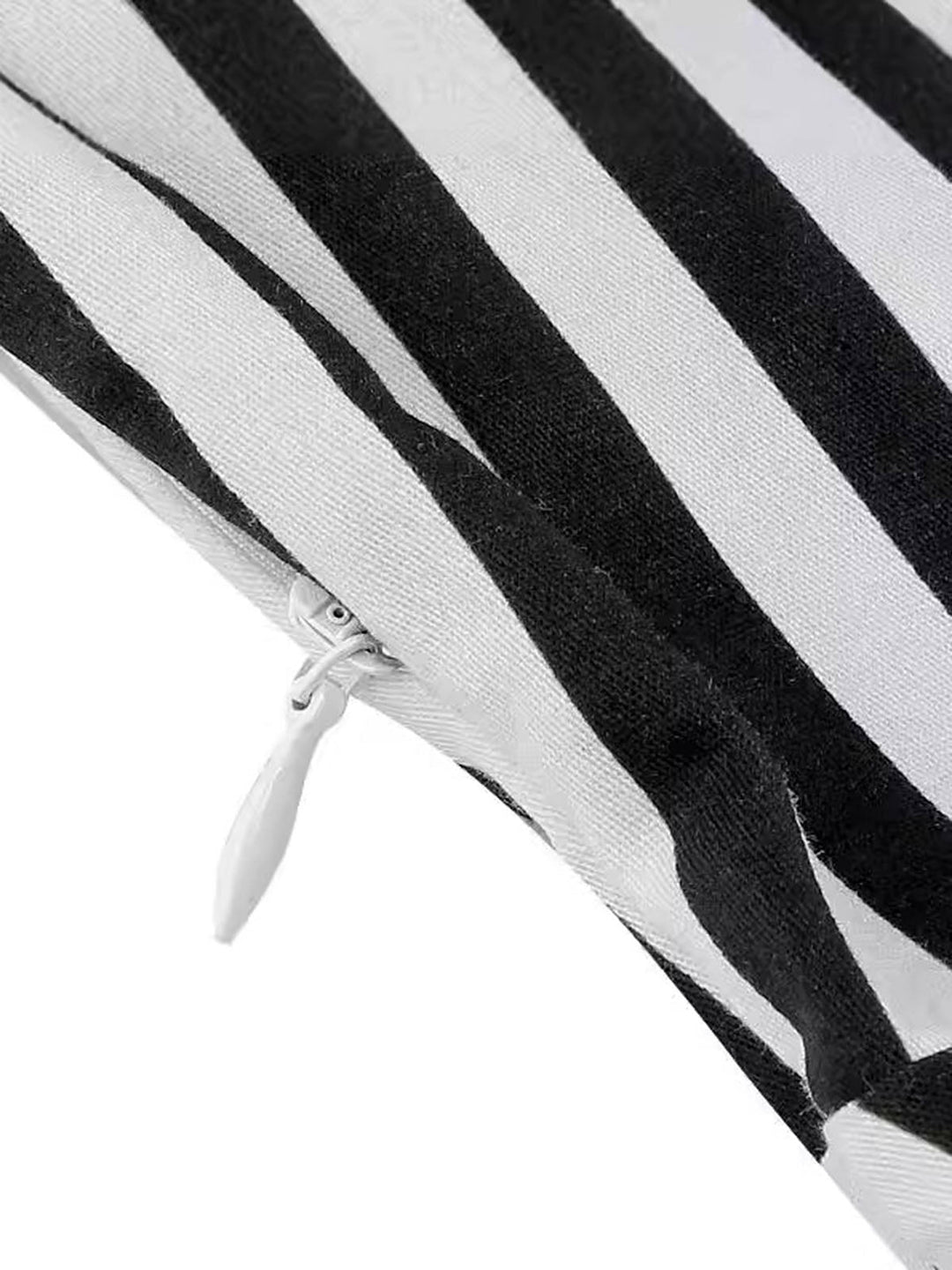 This 1950s Tie Neck Black &amp; White Stripes Belted Dress wraps her in 1950s elegance, one twirl at a time