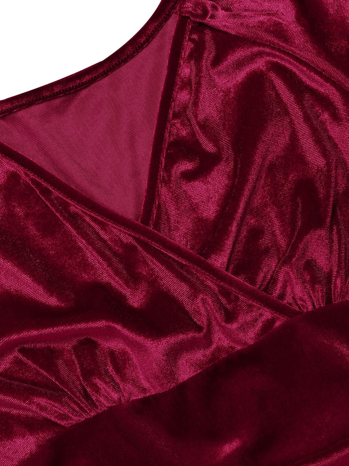 This 1960s V-Neck Velvet Long Sleeve A-Line Dress wraps her in 1960s elegance, one twirl at a time