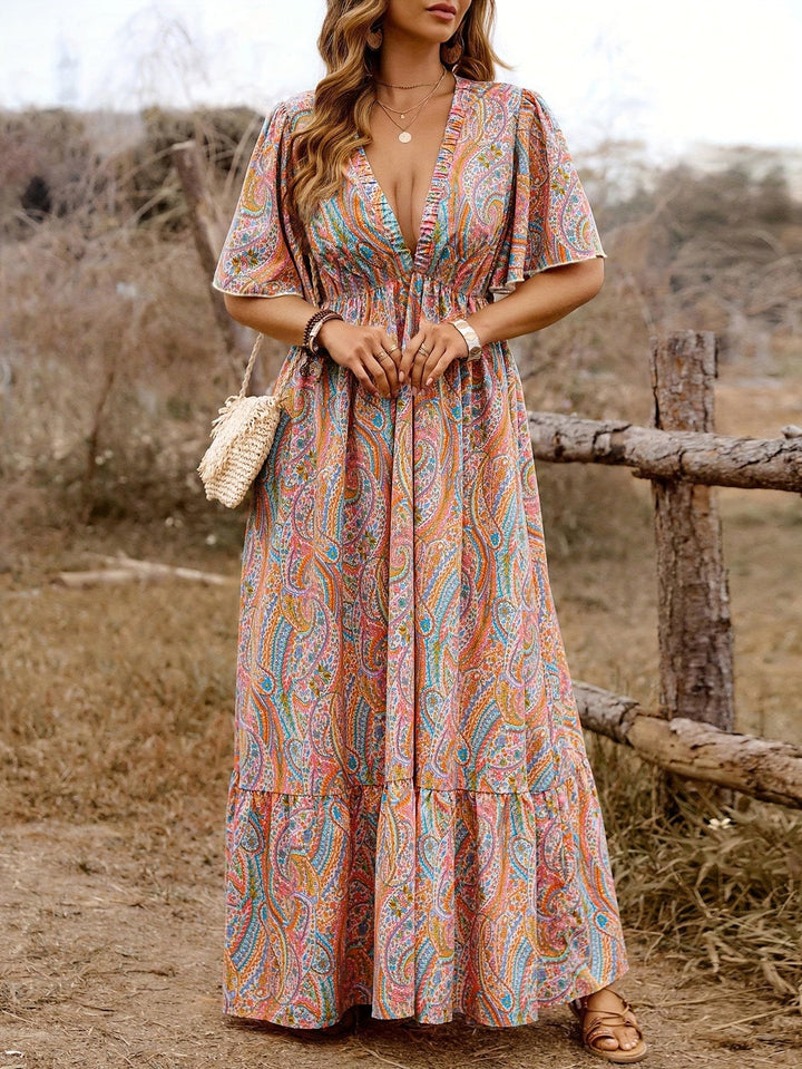 1970s Boho Paisley V-Neck Flutter Sleeve Maxi Dress: beautiful vintage dress, retro fashion, elegant style with timeless appeal