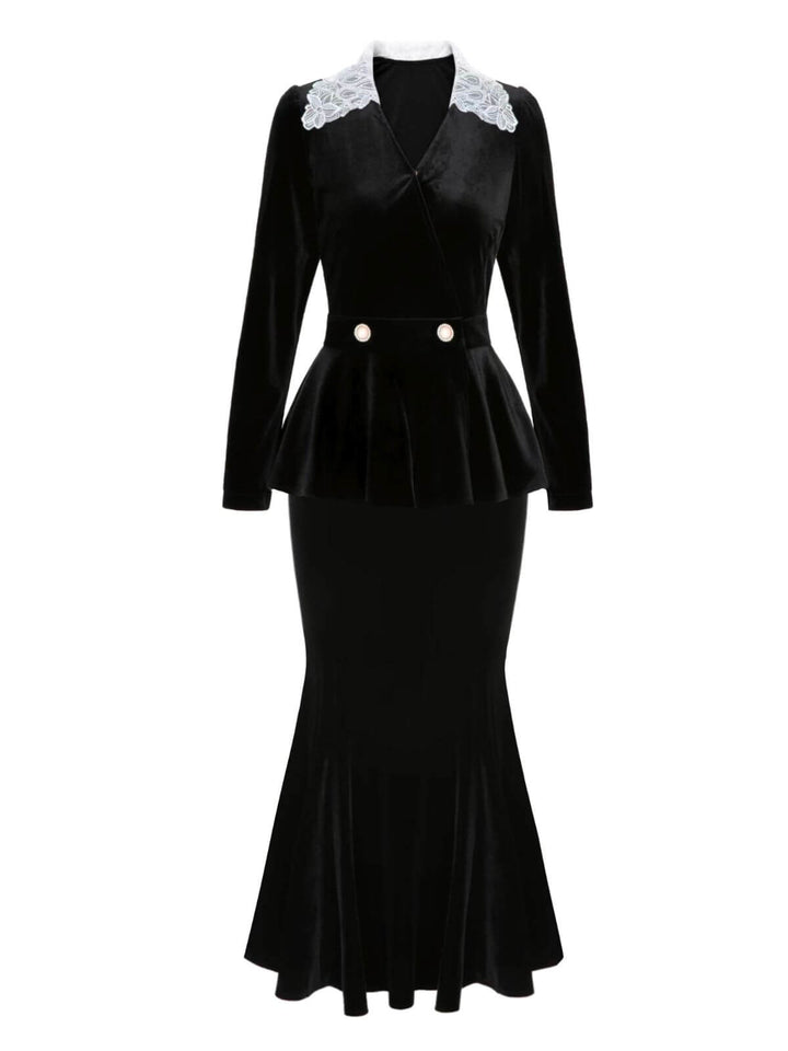 She pairs this 2PCS 1930s Solid Velvet Top &amp; Mermaid Skirt with confidence and 1930s charm