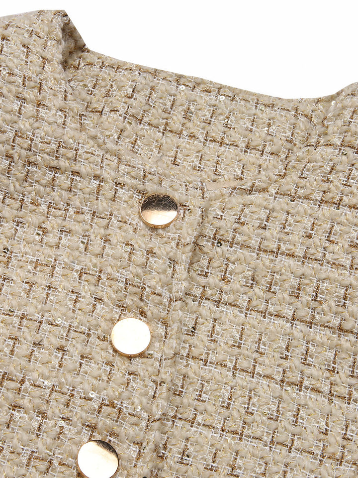 She throws on this 2PCS 1960s Tweed Cropped Coat &amp; A-Line Skirt and the city feels like 1960s Paris