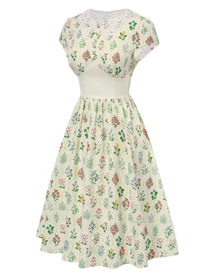 This Beige 1940s Floral Lace Collar Cap Sleeve Dress wraps her in 1940s elegance, one twirl at a time