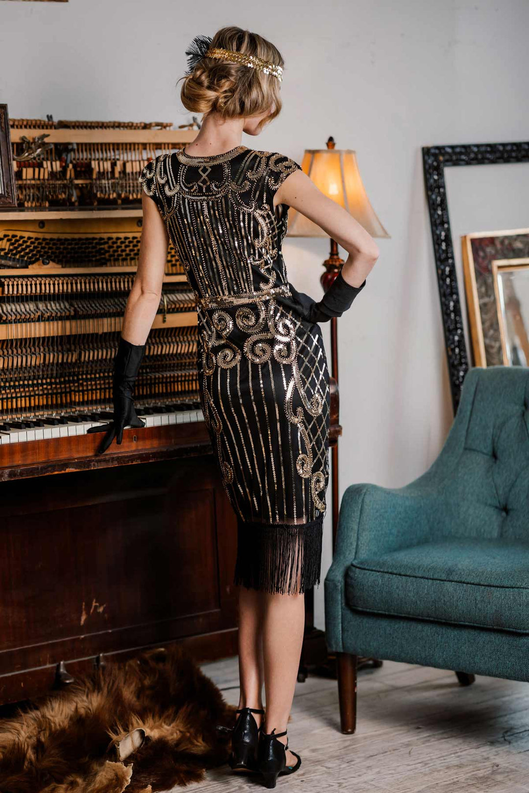 Black 1920s Sequined Flapper Dress — vintage elegance for the modern woman