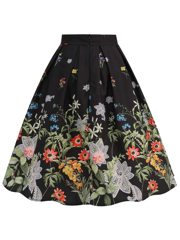 She sways in this Black 1950s Floral Pleated Swing Skirt and it&