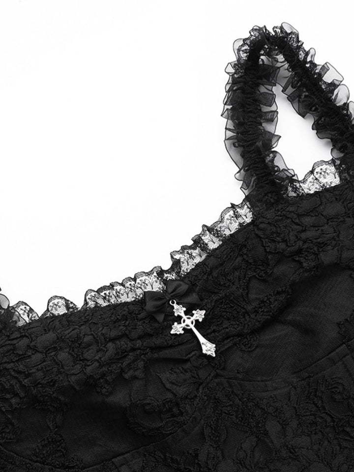 She slips into this Black 1950s Square Neck Lace Print Cross Bubble Dress and suddenly it&