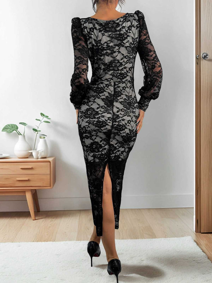 She slips into this Black 1960s Square Neck Lace Bodycon Dress and suddenly it&