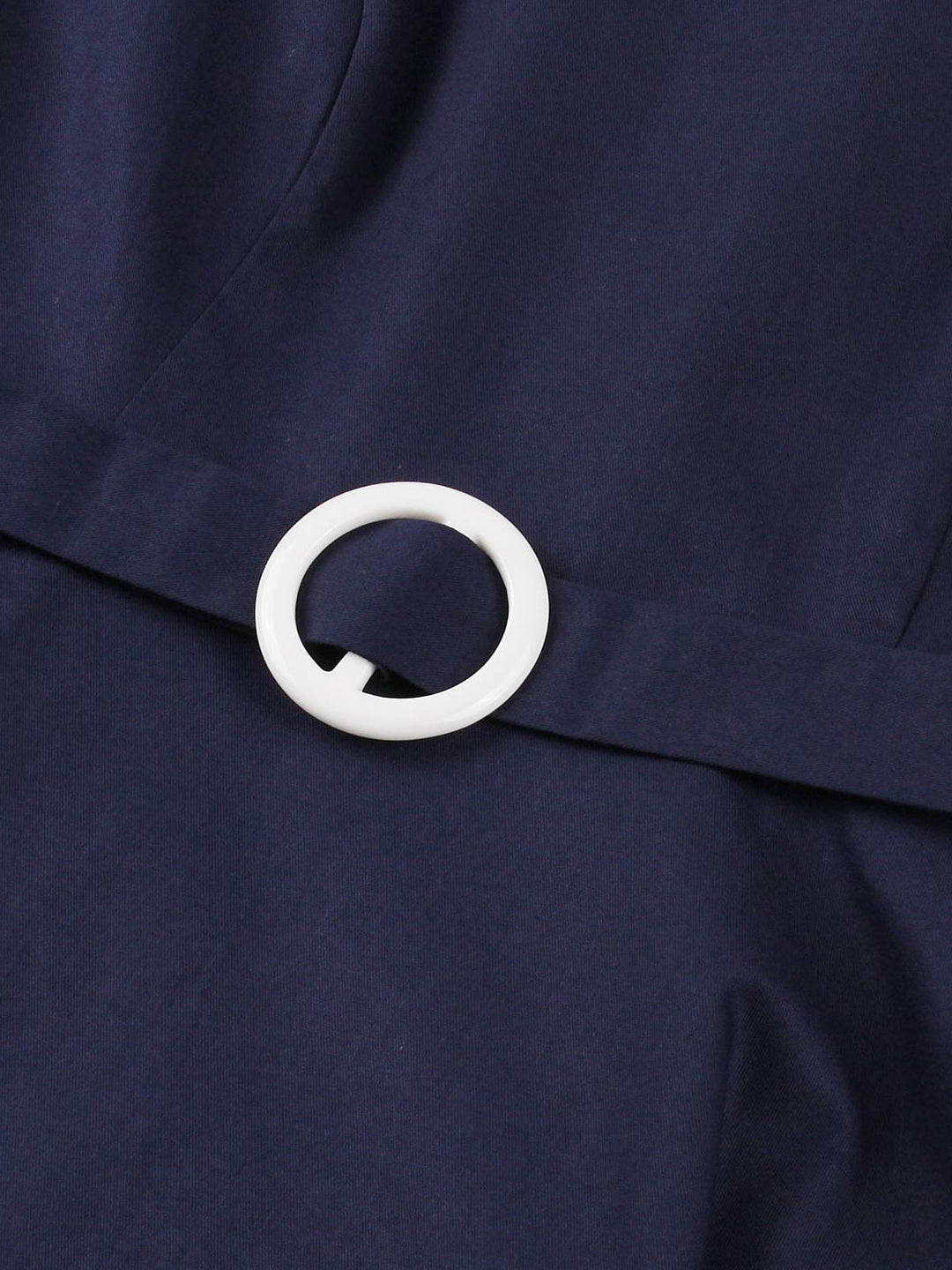 This Dark Blue 1950s Peter Pan Collar Solid Dress wraps her in 1950s elegance, one twirl at a time
