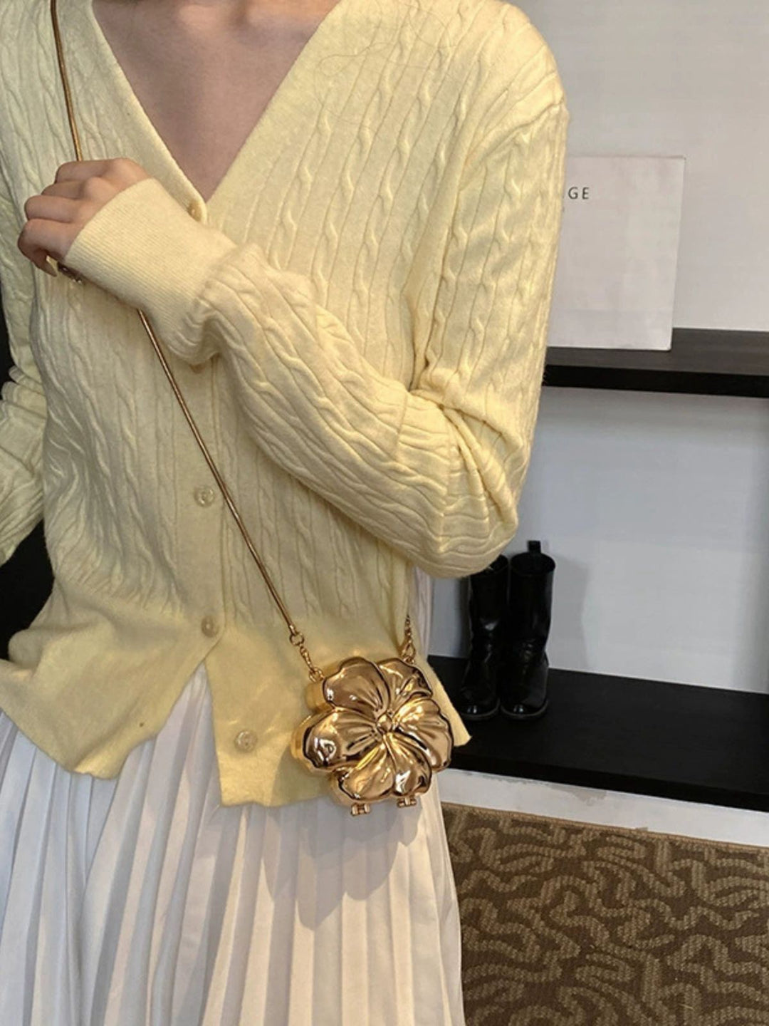 Flower Shape Alloy Chain Mini Bag - vintage fashion, retro style