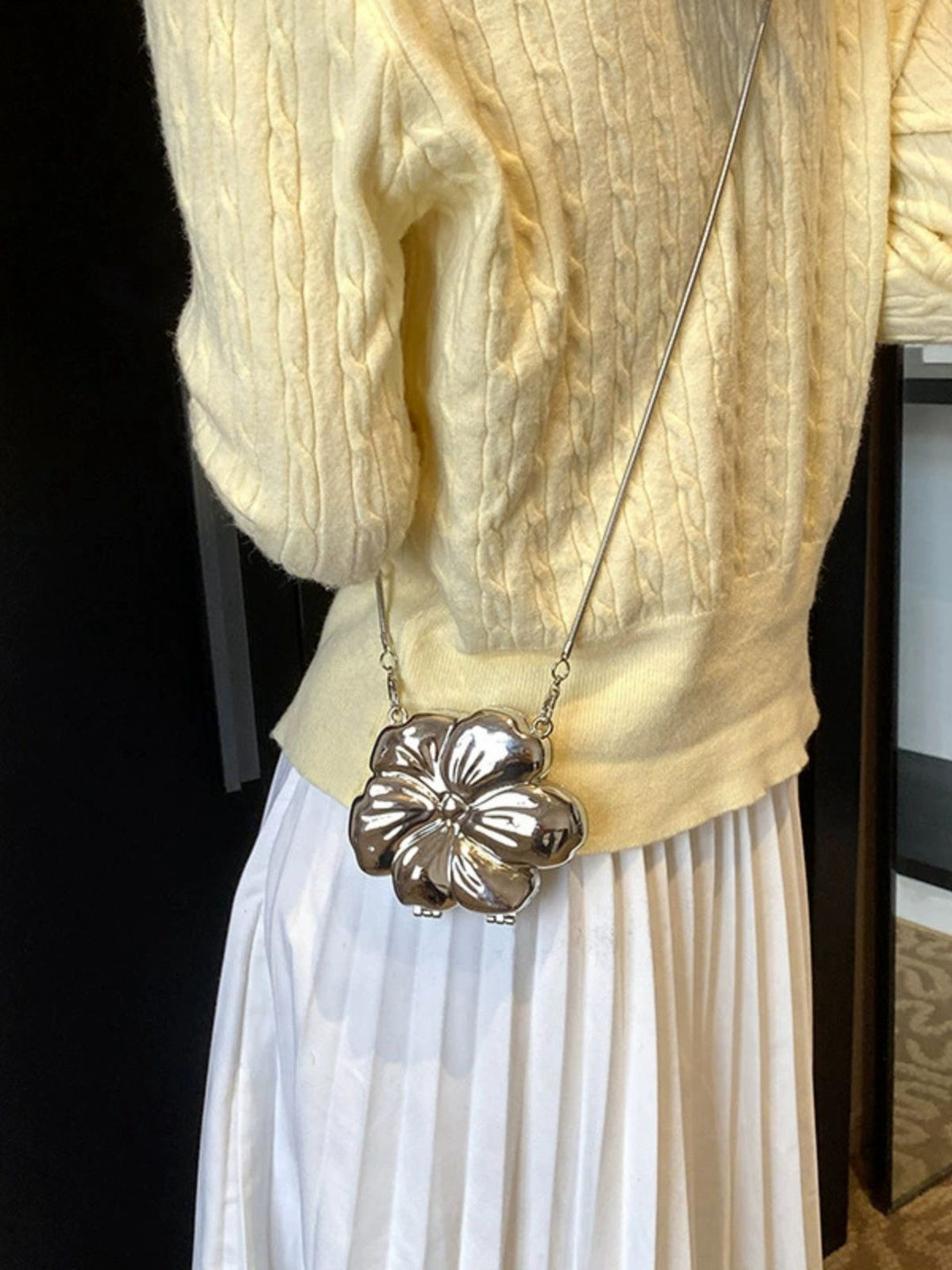Flower Shape Alloy Chain Mini Bag - vintage fashion, retro style