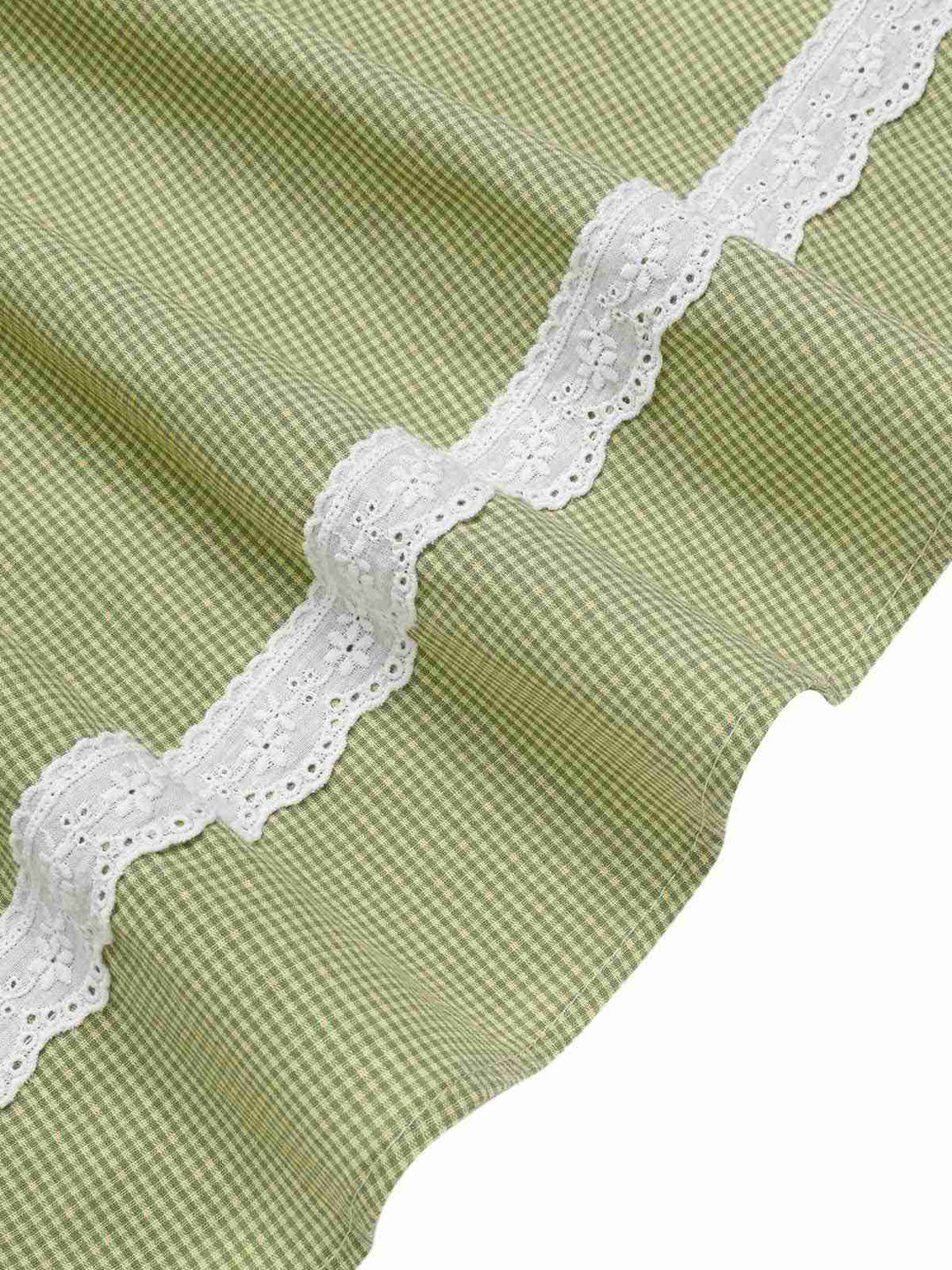 This Green 1940s Lace Plaid Cotton Patchwork Dress wraps her in 1940s elegance, one twirl at a time