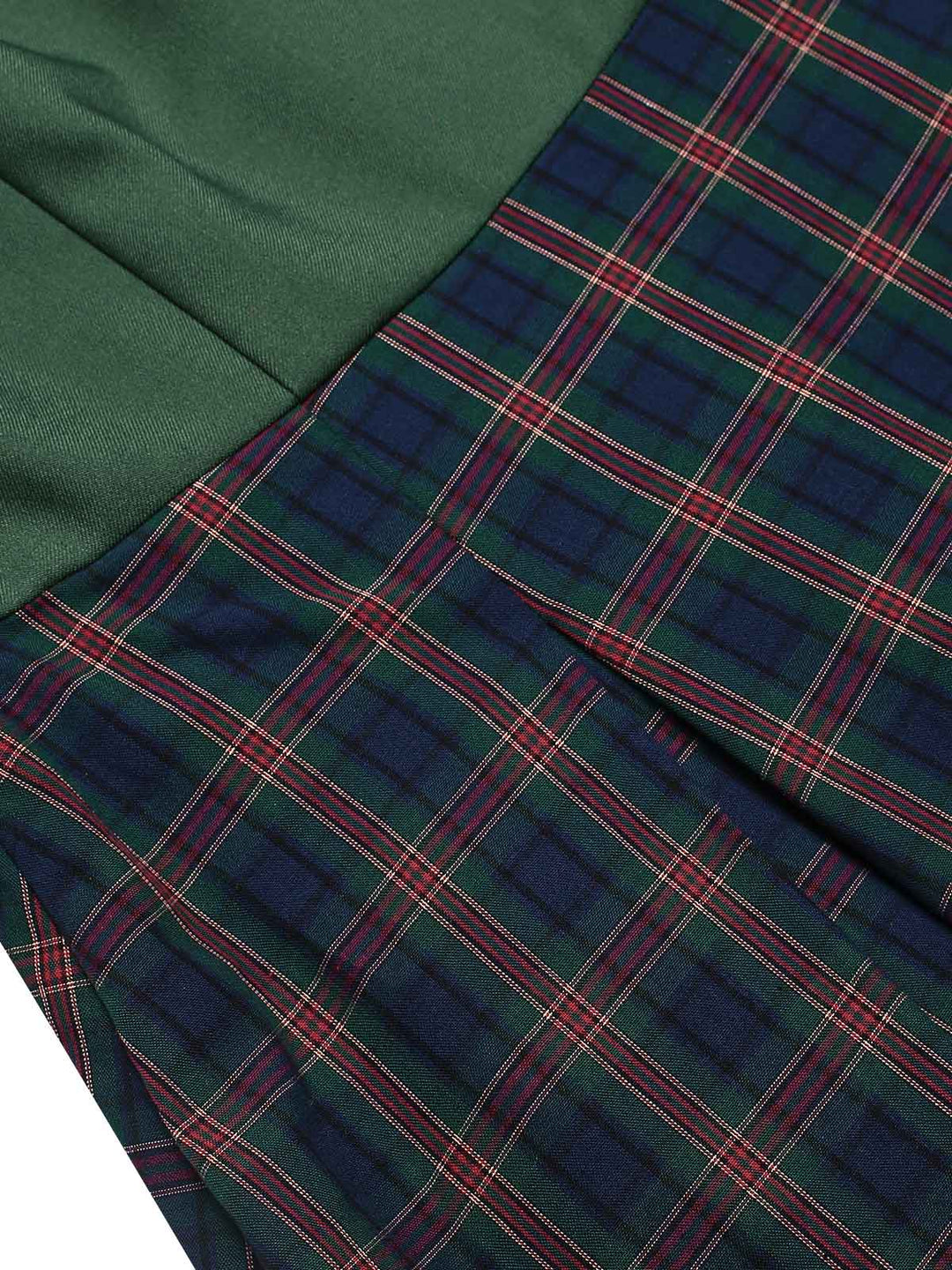 She slips into this Green 1940s Plaids Patchwork Sleeveless Dress and suddenly it&