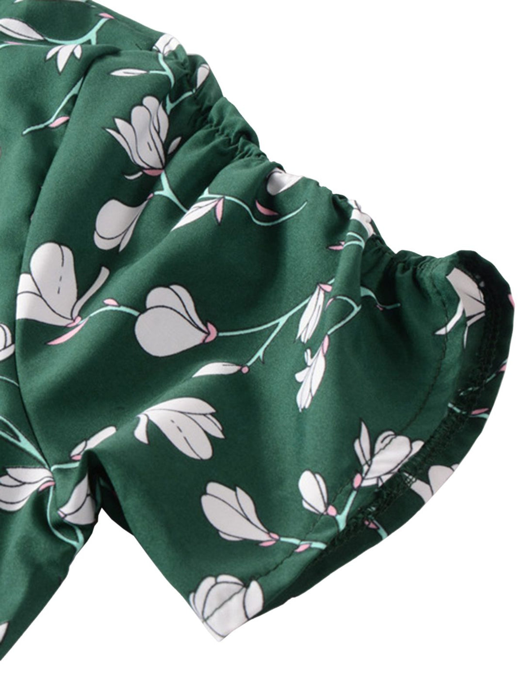 This Green 1940s V-Neck Floral Dress wraps her in 1940s elegance, one twirl at a time