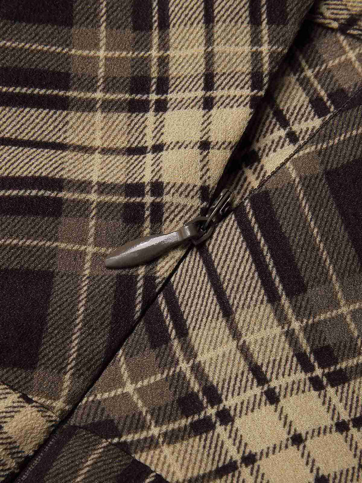 This 2PCS 1950s Beige Knitted Top &amp; Plaid Pleated Skirt brings 1950s soul to her everyday