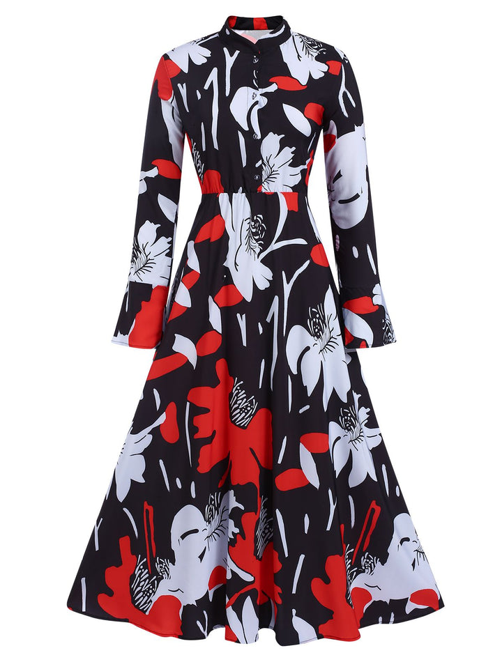 She slips into this Multicolor 1940s Round Neck Floral A-Line Dress and suddenly it&