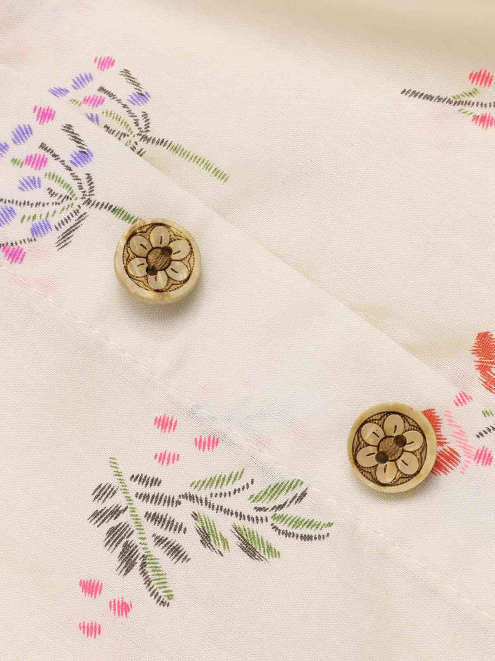 This Pure Cotton 1940s Puff Sleeves Floral Dress wraps her in 1940s elegance, one twirl at a time