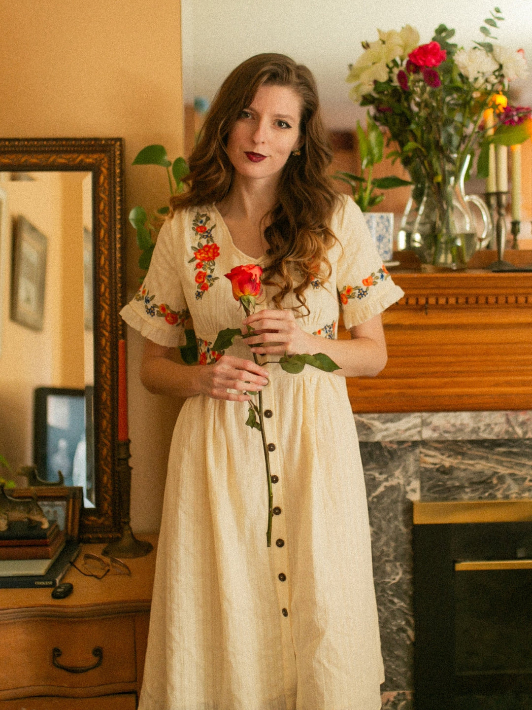 She slips into this Pure Cotton Beige 1940s V-Neck Floral Dress and suddenly it&