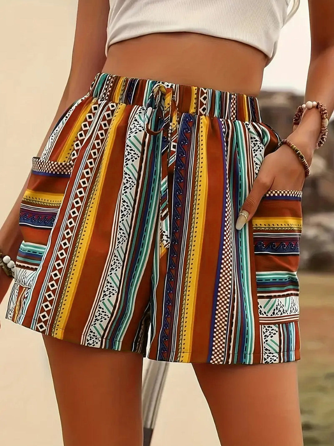 Elegant 1960s Vintage Floral Striped Shorts 5