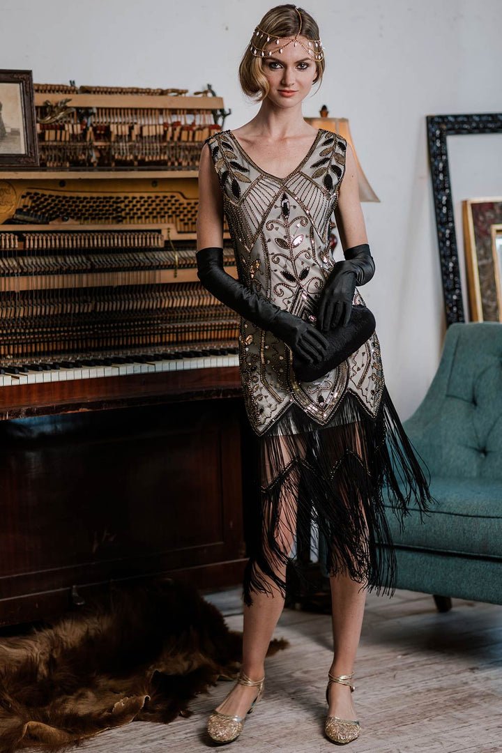 White 1920s Sequined Fringe Dress, classic 1920s style elegant retro fashion - Image 2