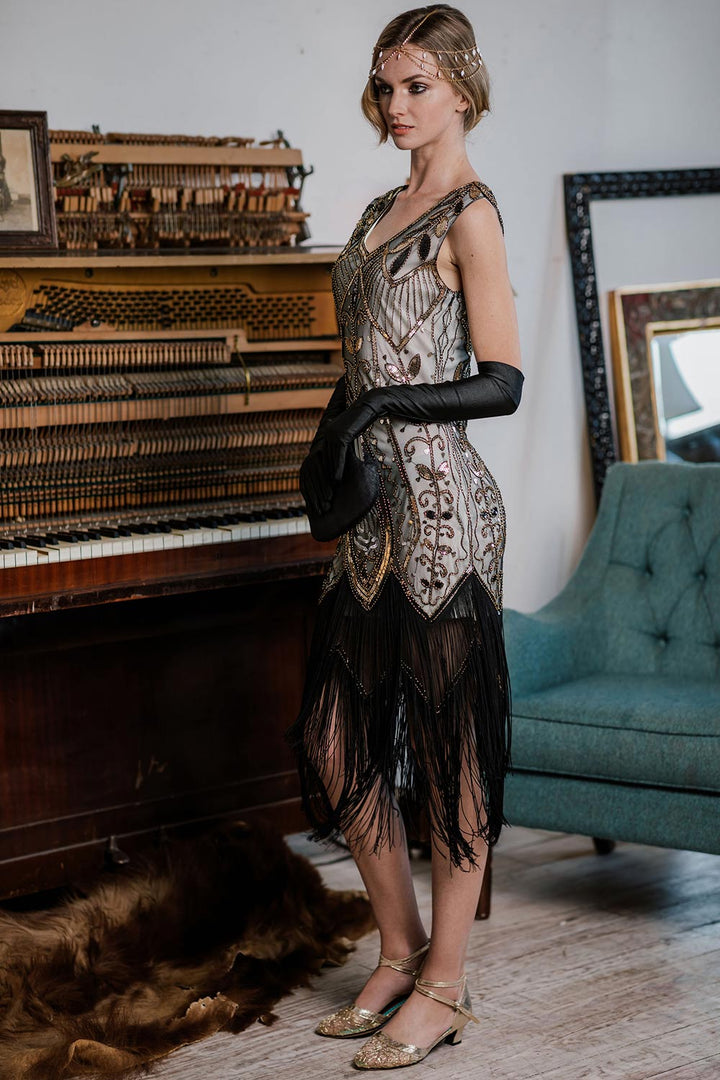 White 1920s Sequined Fringe Dress, classic 1920s style elegant retro fashion - Image 3