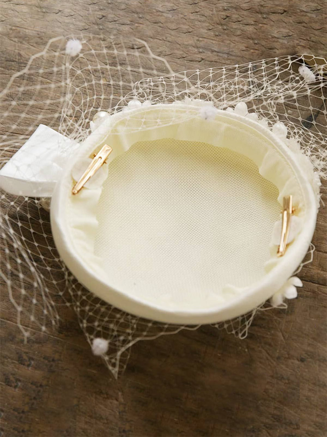 White Pearl Mesh Bow Vintage Hat, vintage fashion, retro style - perfect for women who love vintage and retro fashion